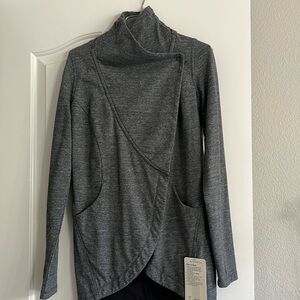 NWT Lululemon “that’s a wrap” women’s jacket